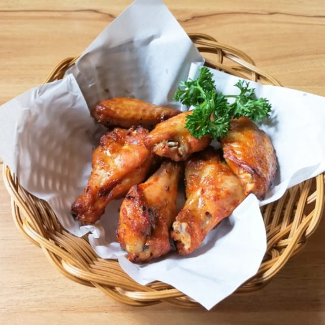 6 Pc Wings Basket.